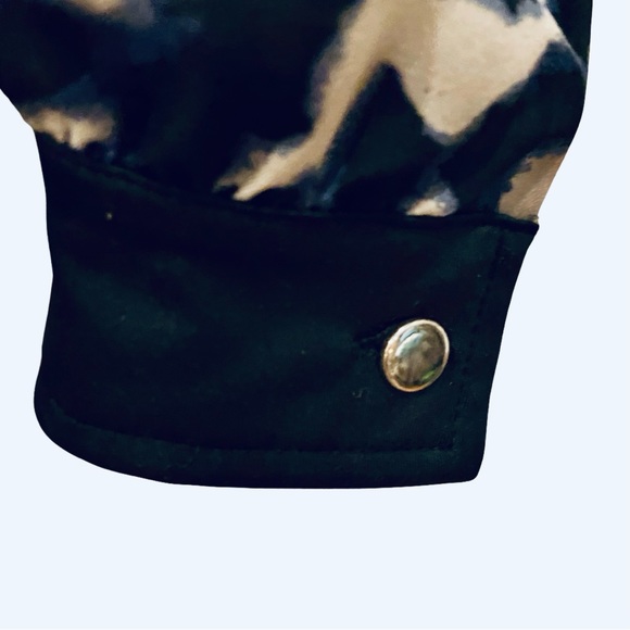 UK2LA Leopard Print Blouse Cool Blue Hue Vegan Leather Trim Gold Buttons - Picture 7 of 14